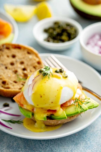 A delicious and healthy breakfast option, eggs benedict is perfect for busy mornings.