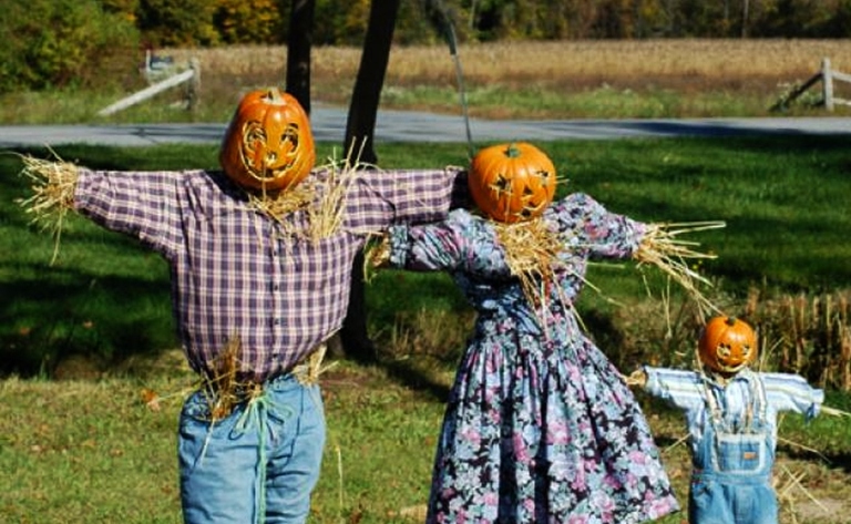 A scarecrow is a popular decoration for Halloween.