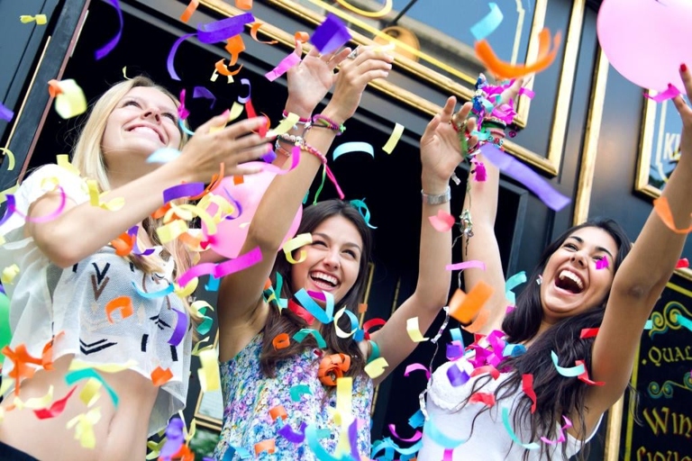 If you're looking for a birthday party that will be a blast for your teenager and all of their friends, an amusement park is the perfect place to celebrate.