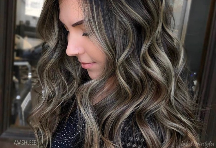 If you're looking for a way to add some fun and coolness to your hairstyle, then consider adding some blonde highlights!
