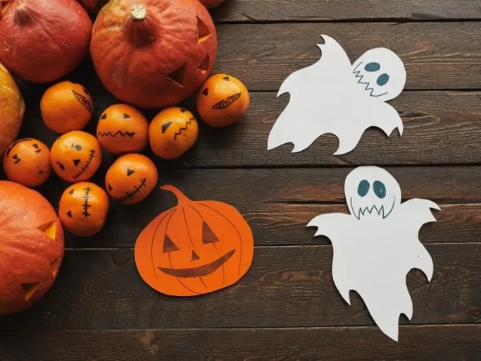 If you're looking for some easy and cute Halloween drawing ideas, look no further!