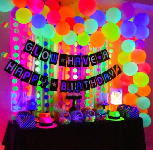There are many different indoor teenage birthday party ideas that you can use to make the party more fun and special.