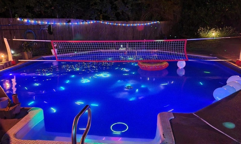 These glow in the dark pick up pool sticks are a great way to have some fun in the pool this summer.